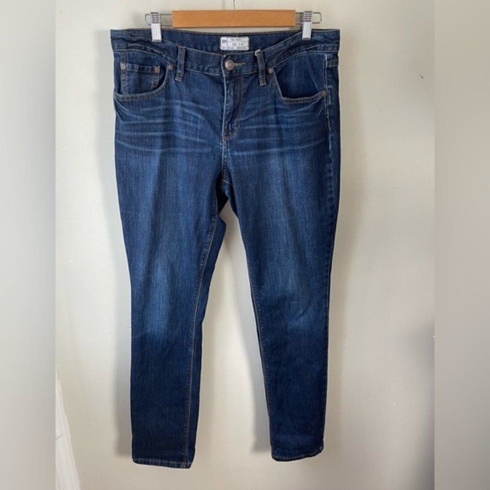 Free people medium wash high rise relaxed fit jeans size 30